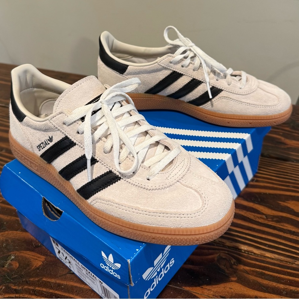 Adidas Handball Spezial suede Alumina / Core Black / Cloud White